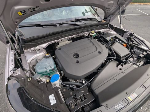 New 2026 Volvo XC40 B5 Plus w/ Protection Package Premier image 24