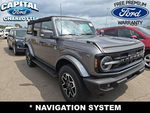 Used 2022 Ford Bronco Outer Banks AWD/4WD image 4
