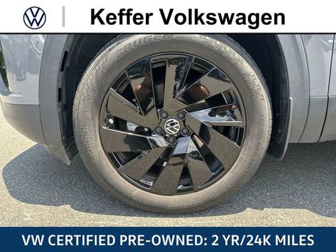 Certified 2024 Volkswagen Atlas Cross Sport SE FWD image 13
