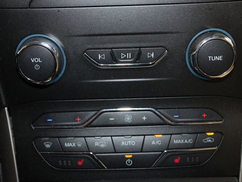 Used 2019 Ford Edge SEL w/ Equipment Group 201A FWD image 27