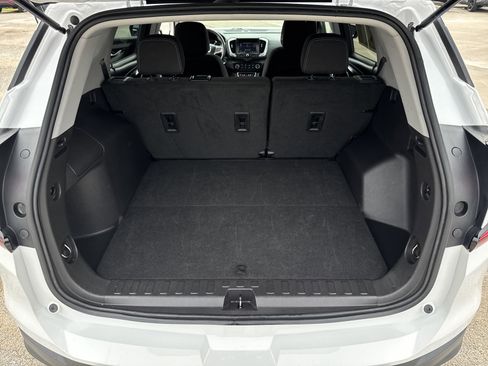 Used 2024 GMC Terrain SLE image 36