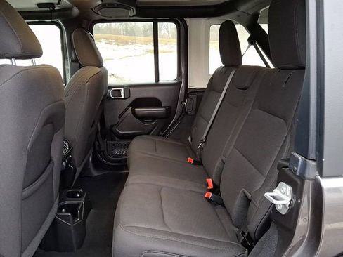 Used 2022 Jeep Wrangler Unlimited Sport image 12