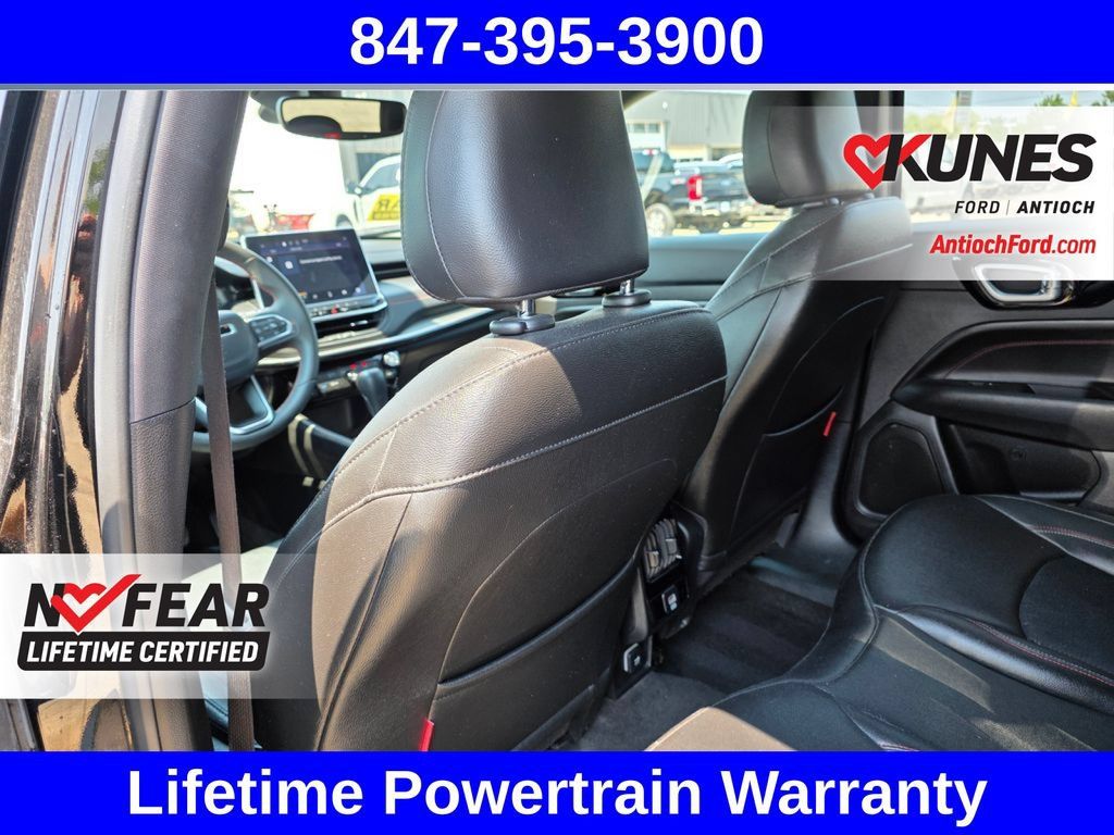 Used 2024 Jeep Compass Trailhawk AWD/4WD image 25