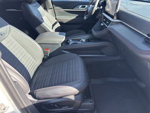 New 2026 Ford Explorer ST-Line w/ ST-Line Street Pack image 14