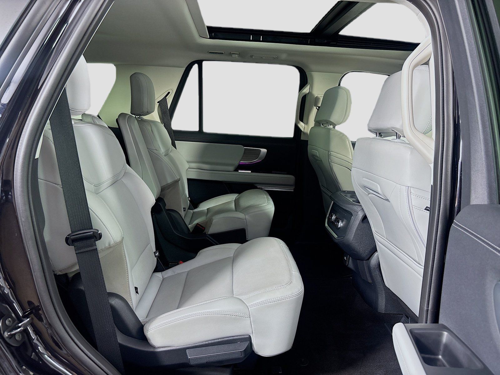 Used 2025 Ford Expedition Platinum AWD/4WD image 30