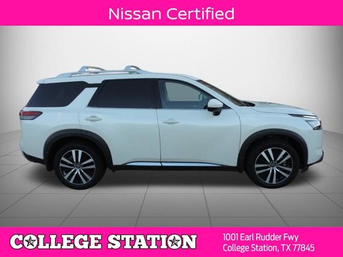 Certified 2024 Nissan Pathfinder Platinum w/ Cargo Package FWD image 2