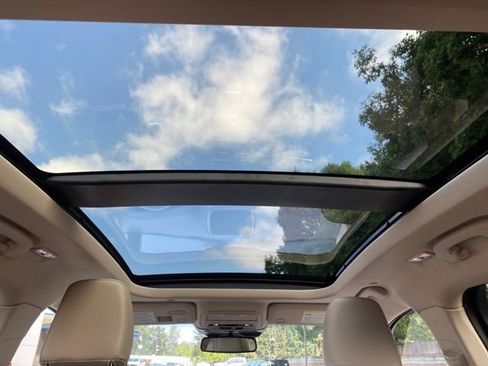 Used 2022 Lincoln Corsair AWD w/ Premium Package image 12