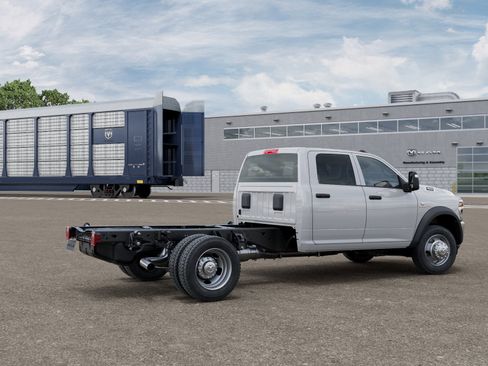 New 2026 RAM 4500 Tradesman w/ Chrome Appearance Group AWD/4WD image 2