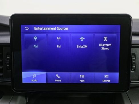 Used 2022 Ford Explorer XLT image 23