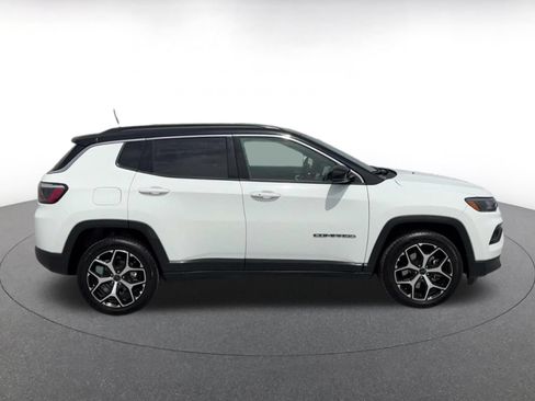 Used 2025 Jeep Compass Limited AWD/4WD image 15