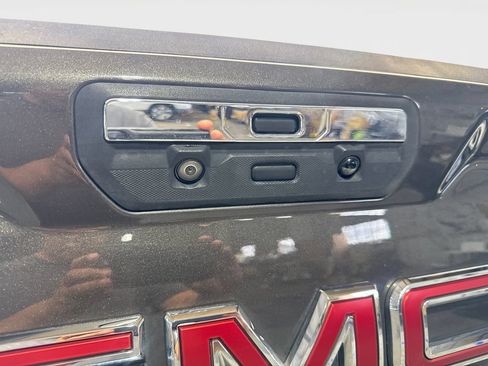 Used 2020 GMC Sierra 1500 SLT RWD image 24
