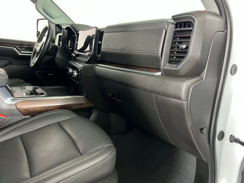 Used 2025 GMC Sierra 3500 SLT w/ SLT Premium Package image 31