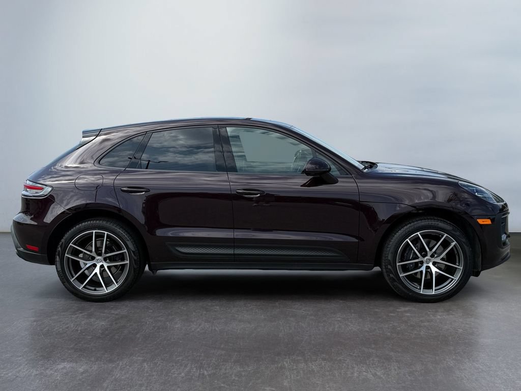 Used 2024 Porsche Macan w/ Premium Plus Package AWD/4WD image 2