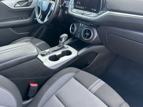 Used 2025 Chevrolet Blazer LT image 32