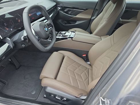 New 2026 BMW 530i xDrive w/ Premium Package image 8