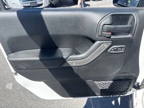 Used 2017 Jeep Wrangler Unlimited Sport AWD/4WD image 11