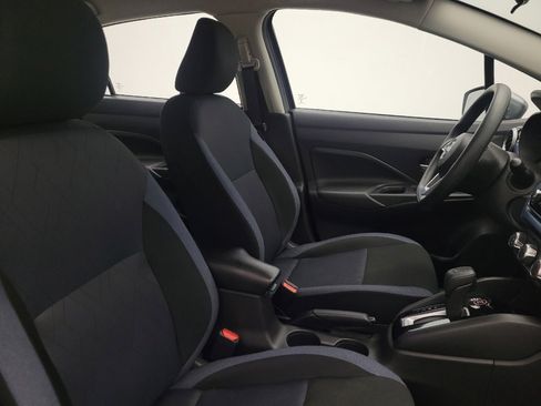 Used 2025 Nissan Versa SV FWD image 21