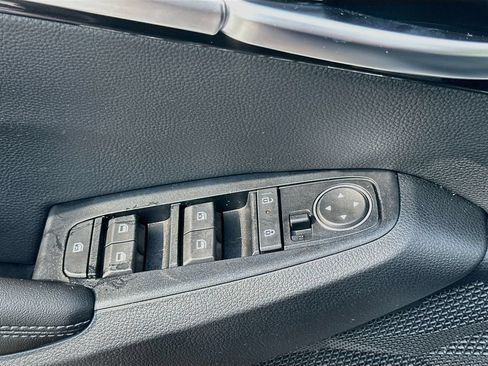Certified 2025 Kia Seltos S FWD image 18