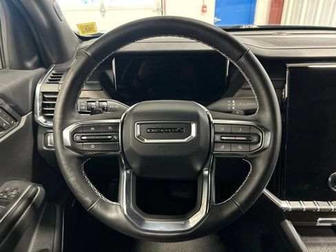 Used 2025 GMC Acadia Denali AWD/4WD image 15