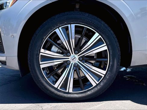 Used 2023 Volvo XC60 T8 Ultimate AWD/4WD image 12