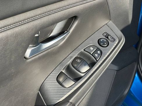 Used 2025 Nissan Sentra SV FWD image 13