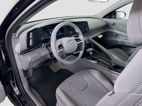 New 2026 Hyundai Elantra SE w/ Cargo Package FWD image 9