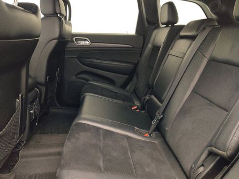 Used 2018 Jeep Grand Cherokee Laredo RWD image 18