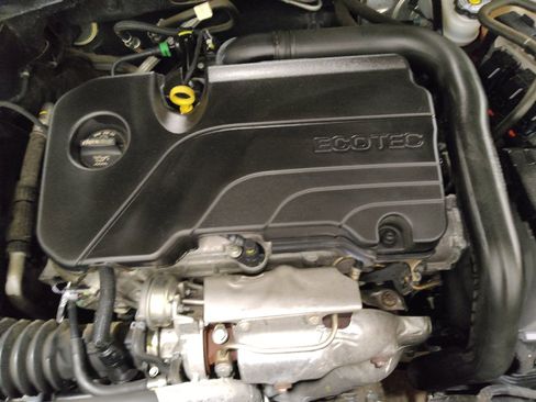Used 2022 Chevrolet Malibu LT FWD image 30