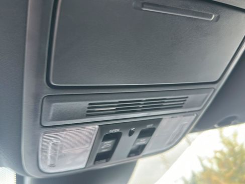 Used 2025 Honda Odyssey Sport-L image 13