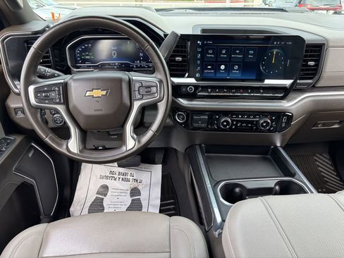 Used 2024 Chevrolet Silverado 2500 LTZ w/ LTZ Convenience Package image 10
