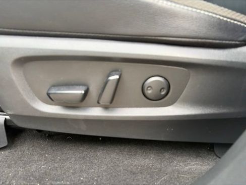 Used 2024 Nissan Pathfinder SL w/ SL Premium Package FWD image 34