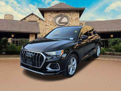 Used 2020 Audi Q3 2.0T Premium w/ Convenience Package AWD/4WD image 4