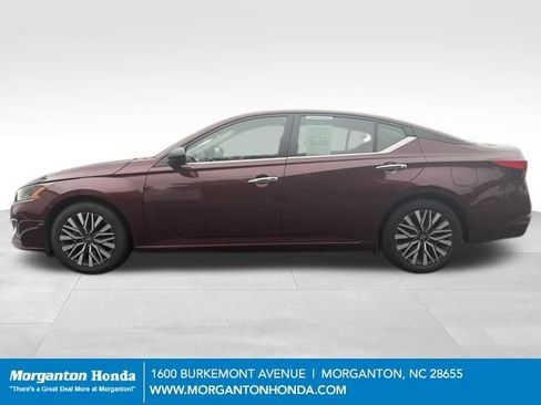 Used 2025 Nissan Altima 2.5 SV FWD image 4
