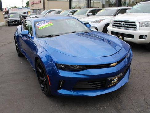Used 2017 Chevrolet Camaro LT RWD image 8