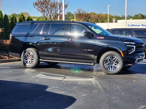 New 2026 Chevrolet Suburban Z71 w/ Comfort Package image 3