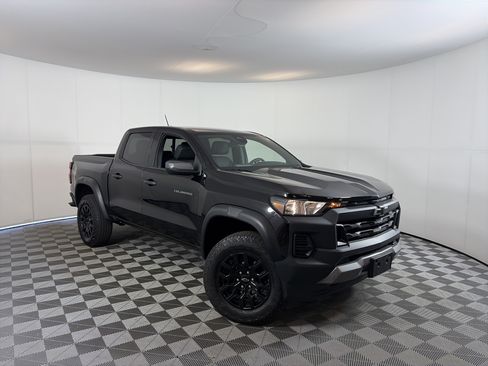 Used 2025 Chevrolet Colorado Trail Boss AWD/4WD image 1