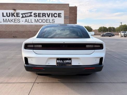 Used 2024 Dodge Charger Daytona R/T w/ Plus Group AWD/4WD image 8