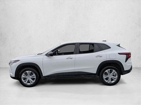 Used 2025 Chevrolet Trax LS image 8