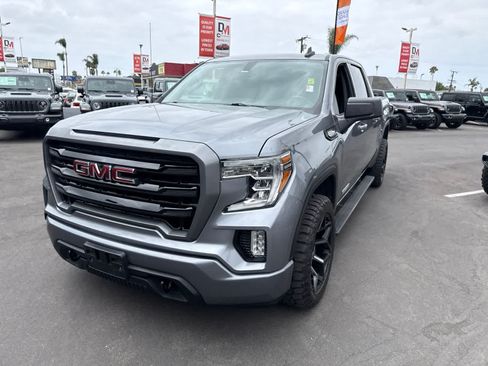 Used 2020 GMC Sierra 1500 Elevation w/ Elevation Value Package RWD image 3