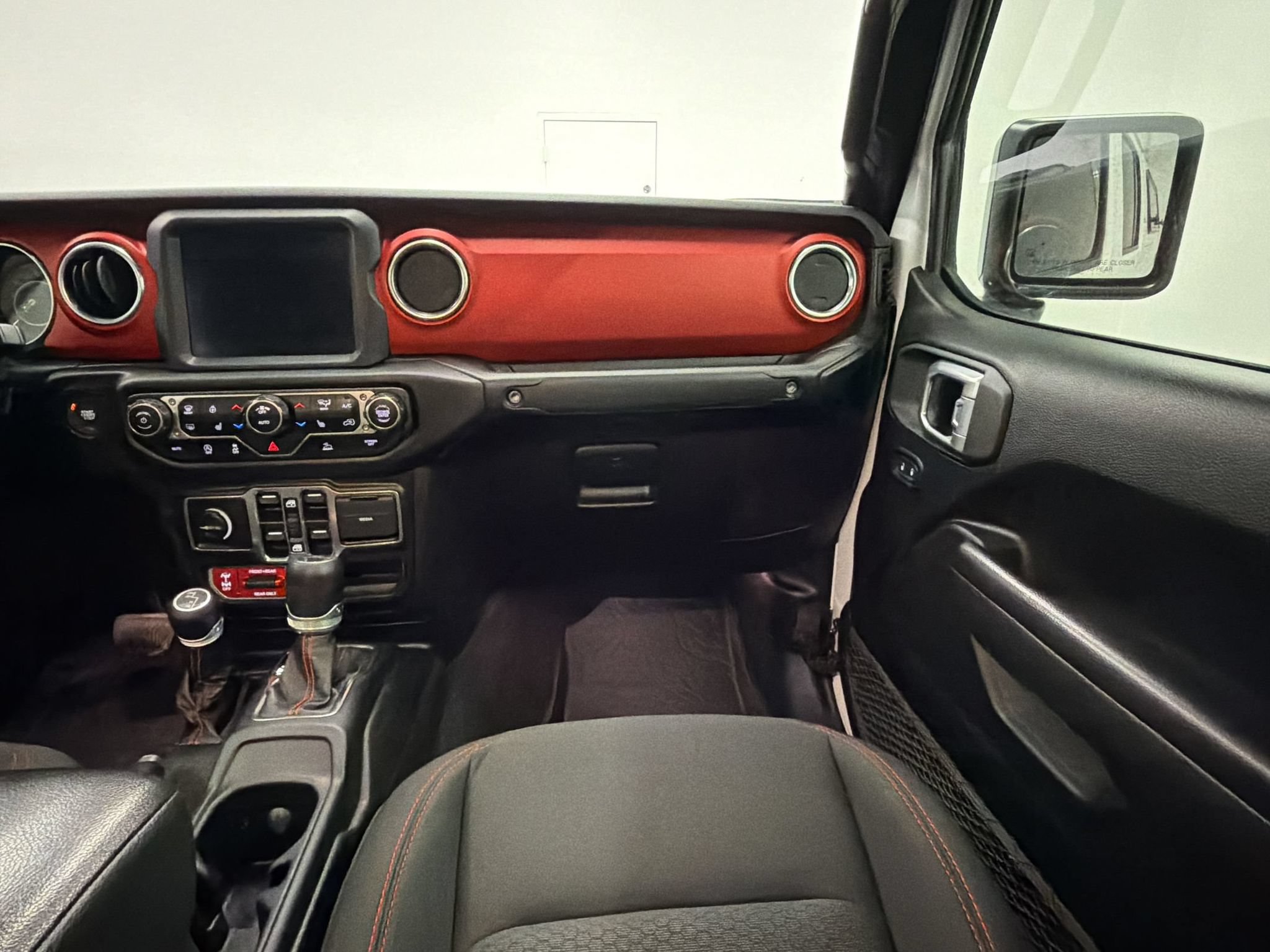 Used 2020 Jeep Gladiator Rubicon AWD/4WD image 28