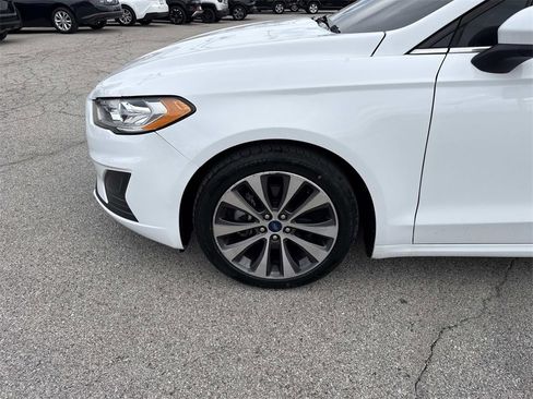Used 2020 Ford Fusion SE image 31