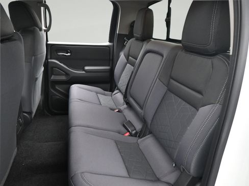 Certified 2025 Nissan Frontier SV w/ SV Convenience Package RWD image 11