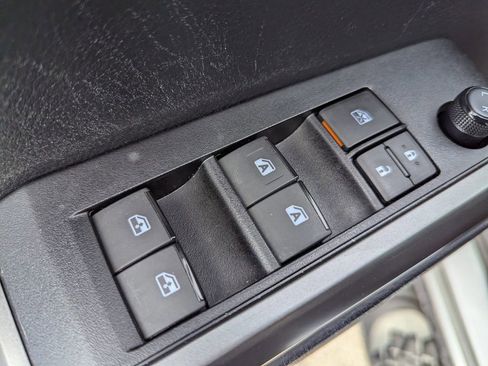 Used 2021 Toyota Tacoma Limited image 15