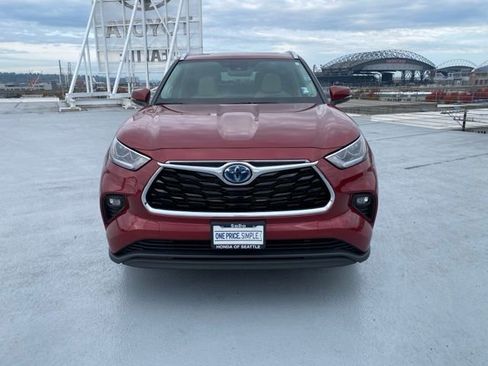 Used 2022 Toyota Highlander Limited image 3