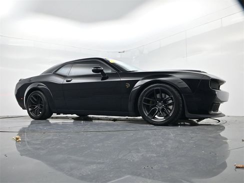Used 2019 Dodge Challenger SRT Hellcat w/ Widebody Package image 32