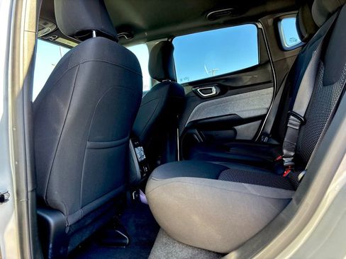 Used 2025 Jeep Compass Sport image 20