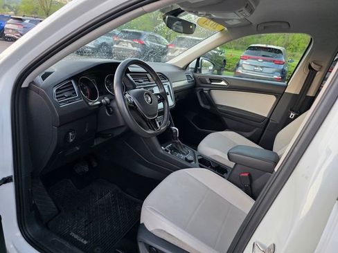 Used 2021 Volkswagen Tiguan SE AWD/4WD image 14
