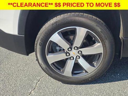 Certified 2023 Chevrolet Traverse LT w/ LT Premium Package AWD/4WD image 34