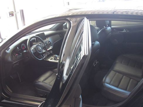 Used 2019 Kia Stinger GT2 AWD/4WD image 13