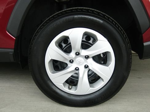 Used 2023 Toyota RAV4 LE image 25